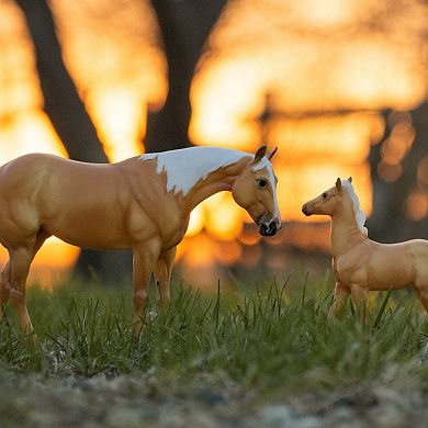 Breyer Horses The Traditional Series Ebony Shines and Charlize Toy Horse