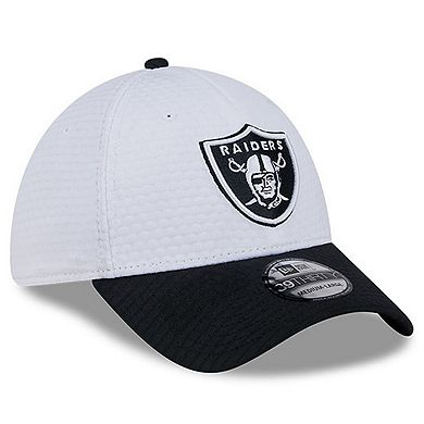 Men's New Era White/Black Las Vegas Raiders 2024 NFL Training Camp 39THIRTY Flex Hat