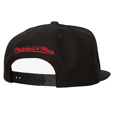 Men's Mitchell & Ness Black Chicago Bulls Shattered Snapback Hat