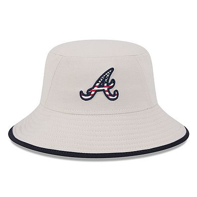 Men's New Era  Khaki Atlanta Braves 2024 Fourth of July Bucket Hat