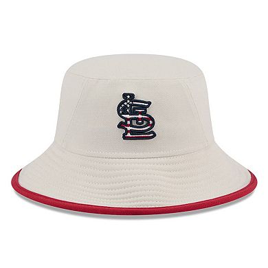Men's New Era  Khaki St. Louis Cardinals 2024 Fourth of July Bucket Hat