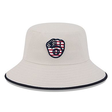 Men's New Era  Khaki Milwaukee Brewers 2024 Fourth of July Bucket Hat