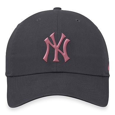 Women's Nike Graphite New York Yankees Desert Berry Club Adjustable Hat