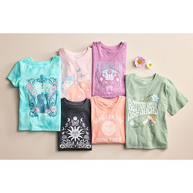 Girls 6-20 SO® Short Sleeve Boxy Graphic Tee in Regular & Plus Size