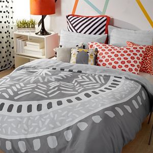 Scribble Medallion Comforter Collection