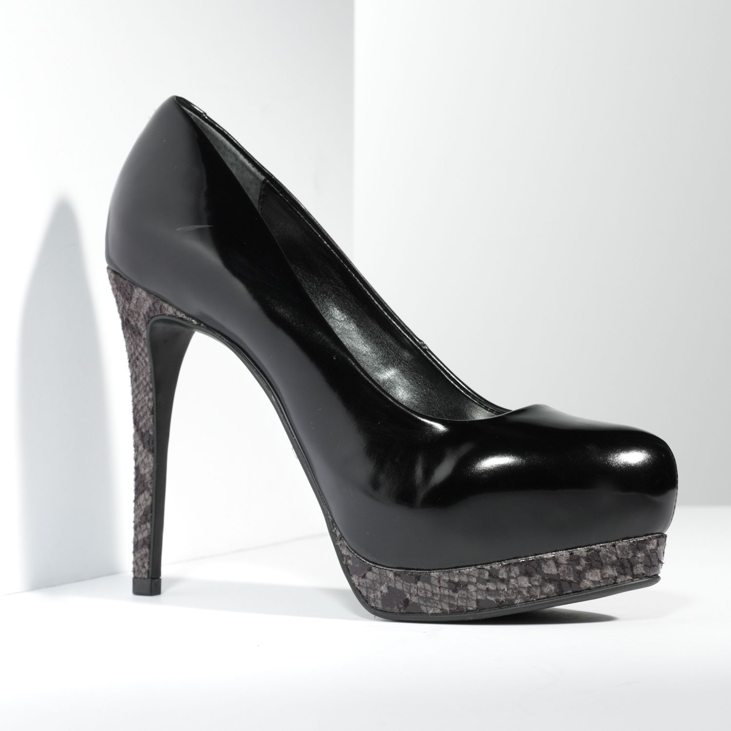 vera wang platform shoes
