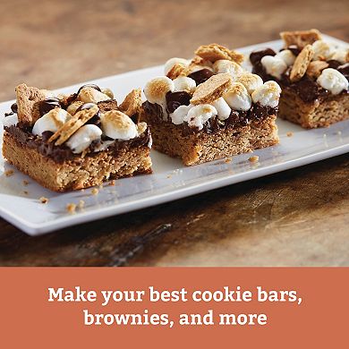 Farberware® 9'' x 13'' Covered Cake Pan