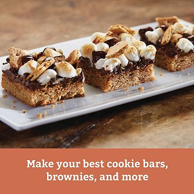 Farberware® 9'' x 13'' Covered Cake Pan