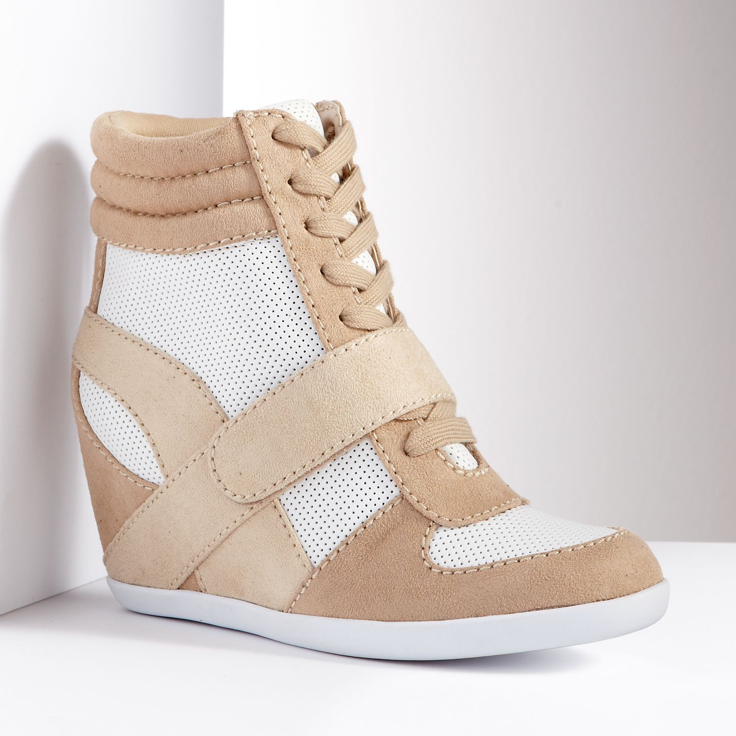 vera wang wedges