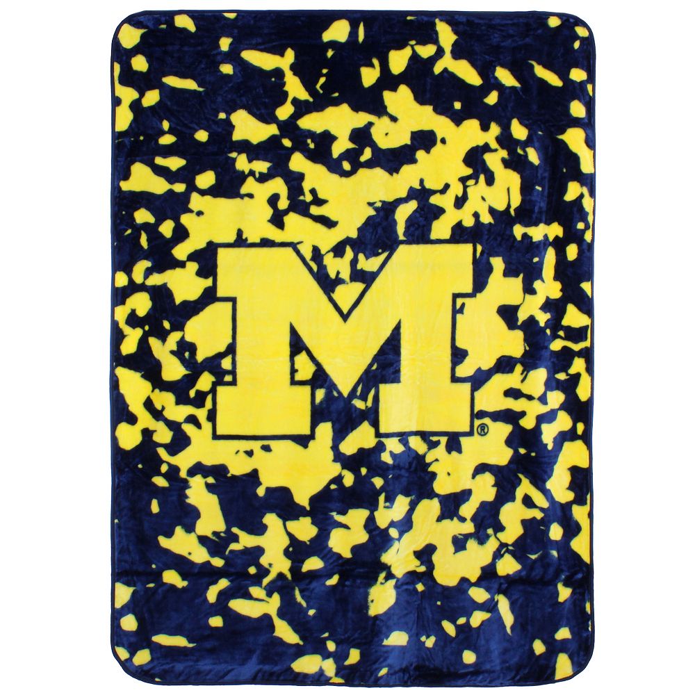Michigan Wolverines Throw Blanket Michigan Wolverines Throw Blanket