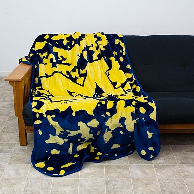 Michigan Wolverines Throw Blanket