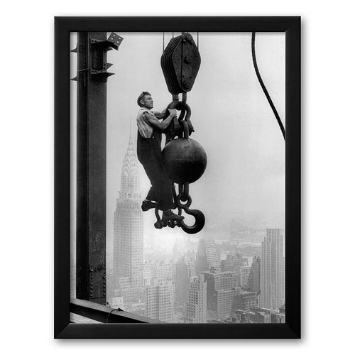 Art.com Construction Worker on the Empire State Building Framed Art Print