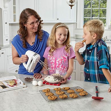 Cuisinart Power Advantage 9-Speed Hand Mixer