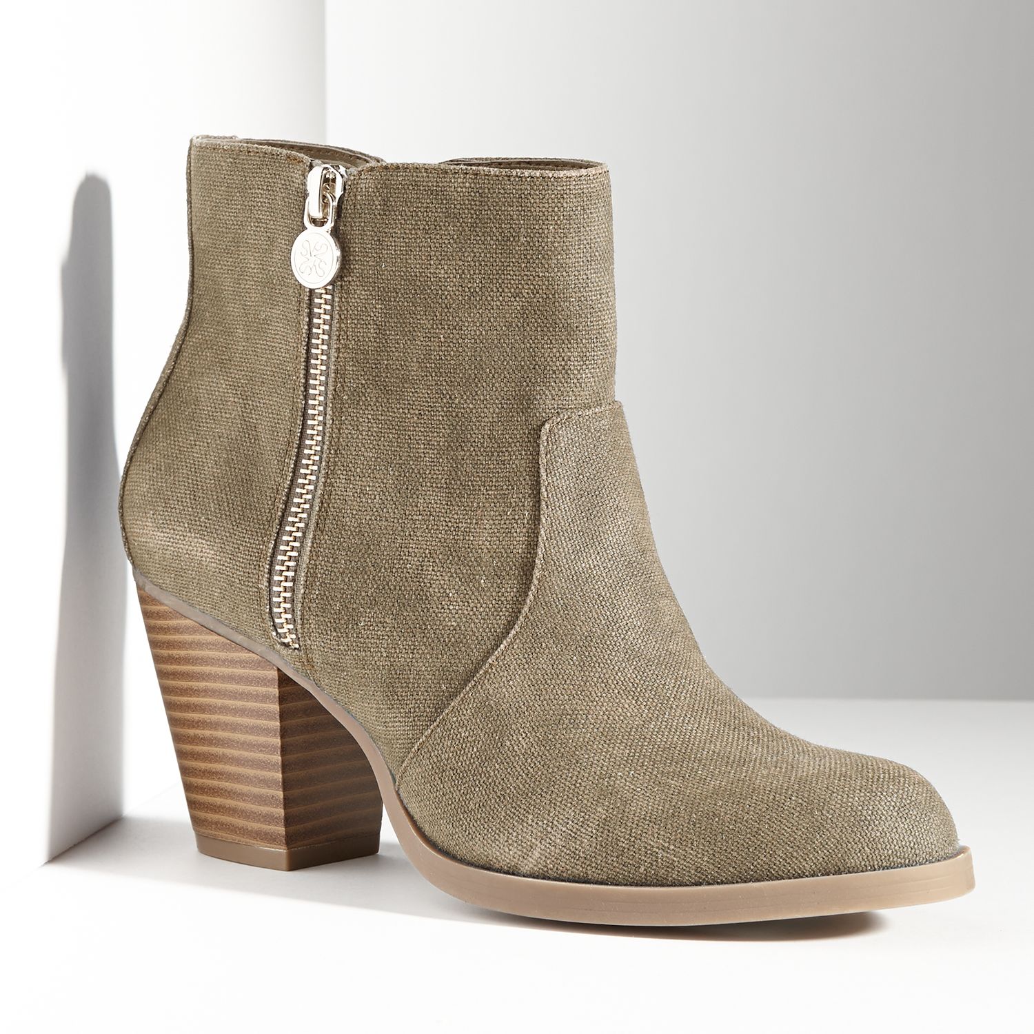 vera wang ankle boots