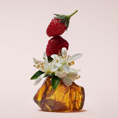 BURBERRY Her Eau de Parfum Intense with Strawberry and Orange Blossom