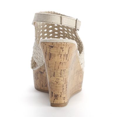 Kohls womens mudd sandals hotsell