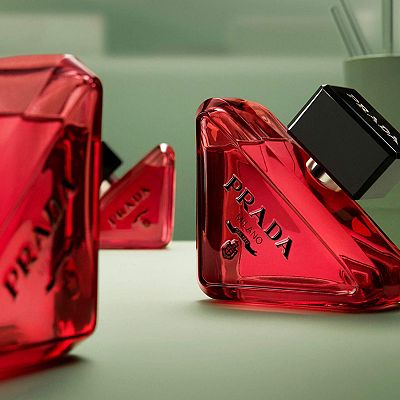 Prada Paradoxe Radical Essence Parfum Travel Spray with Sandalwood