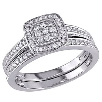 Diamond Halo Engagement Ring Set in Sterling Silver (1/4 ct T.W.)