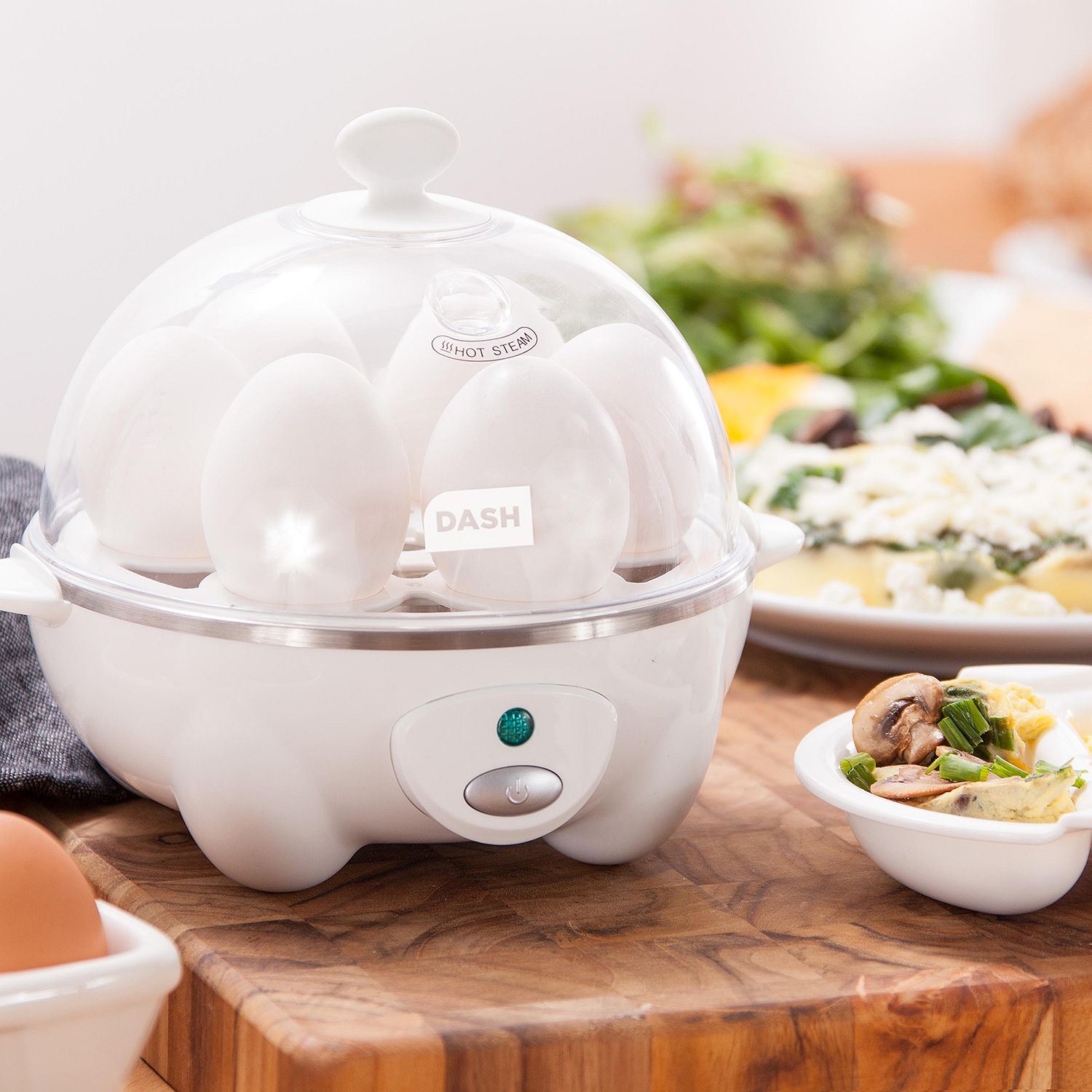 Streamline your morning routine with the Dash Rapid Egg Cooker, the ultimate kitchen essential for effortless egg preparation. This innovative appliance simplifies your culinary experience—just select the number of eggs you desire and set the timer. Say goodbye to the guesswork; its built-in auto shut-off feature ensures eggs are cooked to perfection, making it an indispensable tool for everyone from finicky toddlers to busy professionals. Whether you crave boiled, poached, scrambled, or omelet-style eggs, this cooker delivers delectable results at the touch of a button.