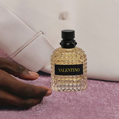 Valentino Uomo Born in Roma Yellow Dream Eau de Toilette with Cinnamon