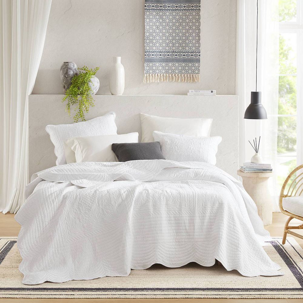 Madison Park Marino 3-Piece Reversible Lightweight Quilt Set / Blue