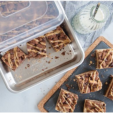 Nordic Ware 9 x 13 Rectangle Cake Pan With Lid