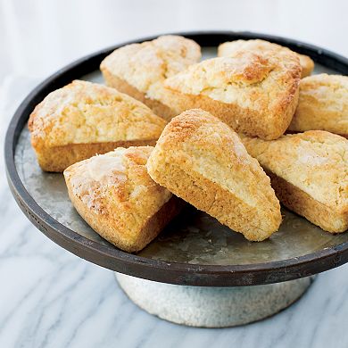 Nordic Ware® Nonstick 9 1/2-in. Scottish Scone/Cornbread Pan
