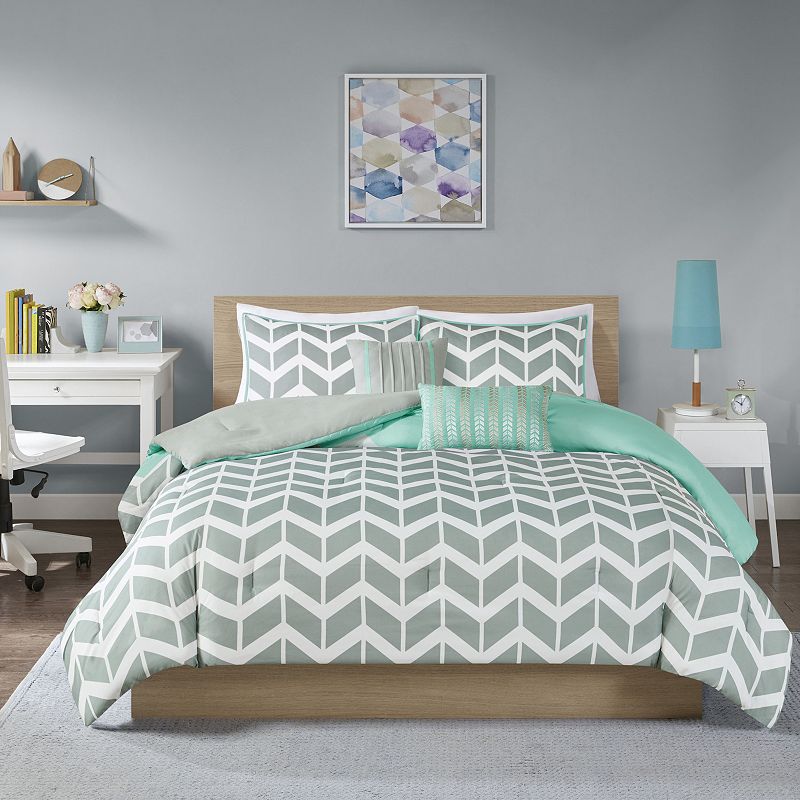Intelligent Design Nadia Comforter Set in Aqua