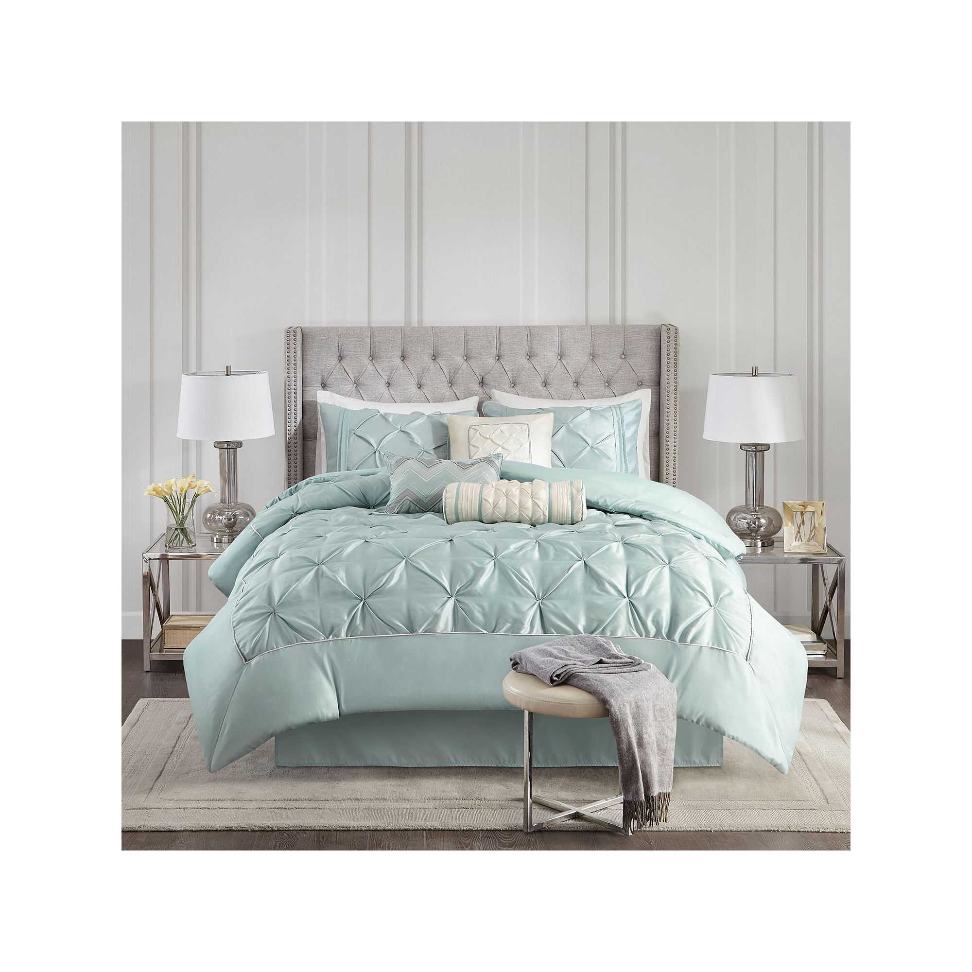 Madison Park Vivian 7-piece Tufted Comforter Set with Throw Pillows, Seafoa