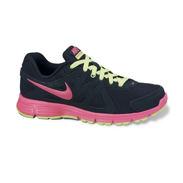 Similar shoes deals nike revolution 2