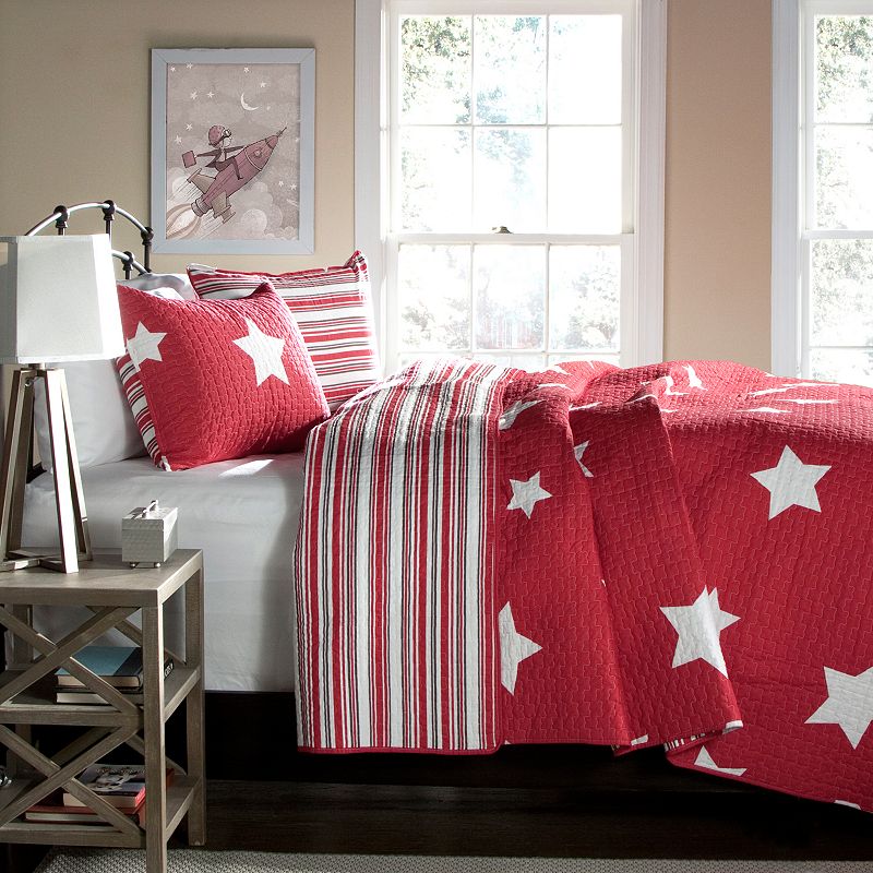 Lush Decor Red Star Reversible Quilt Set, Twin