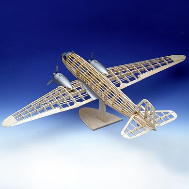 Guillow's 1:32 Douglas DC-3 Model Kit