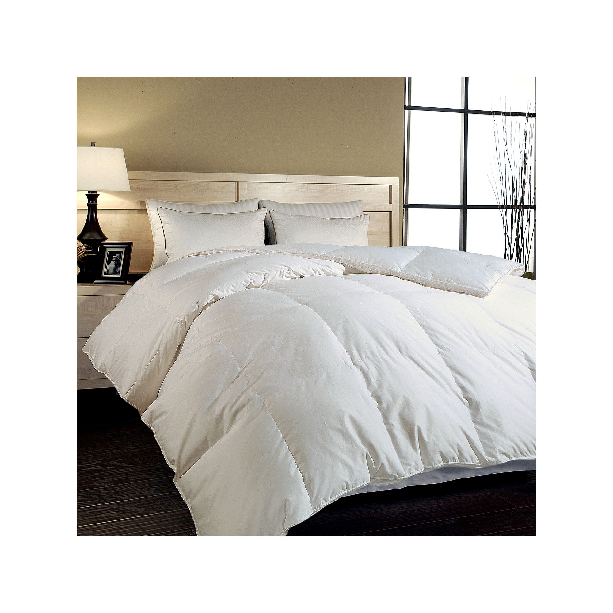 Royal Majesty 700-Thread Count Cotton Goose Down Comforter, White