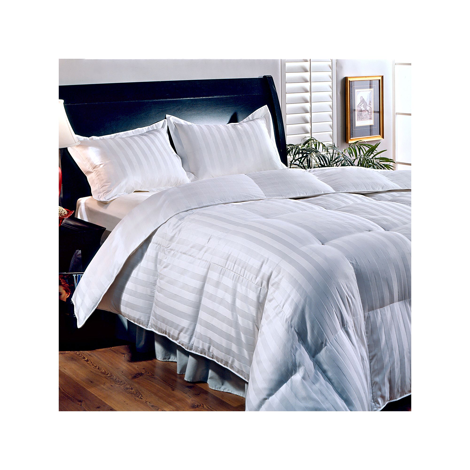 Royal Majesty Damask Stripe 500-Thread Count Siberian Down Comforter, White