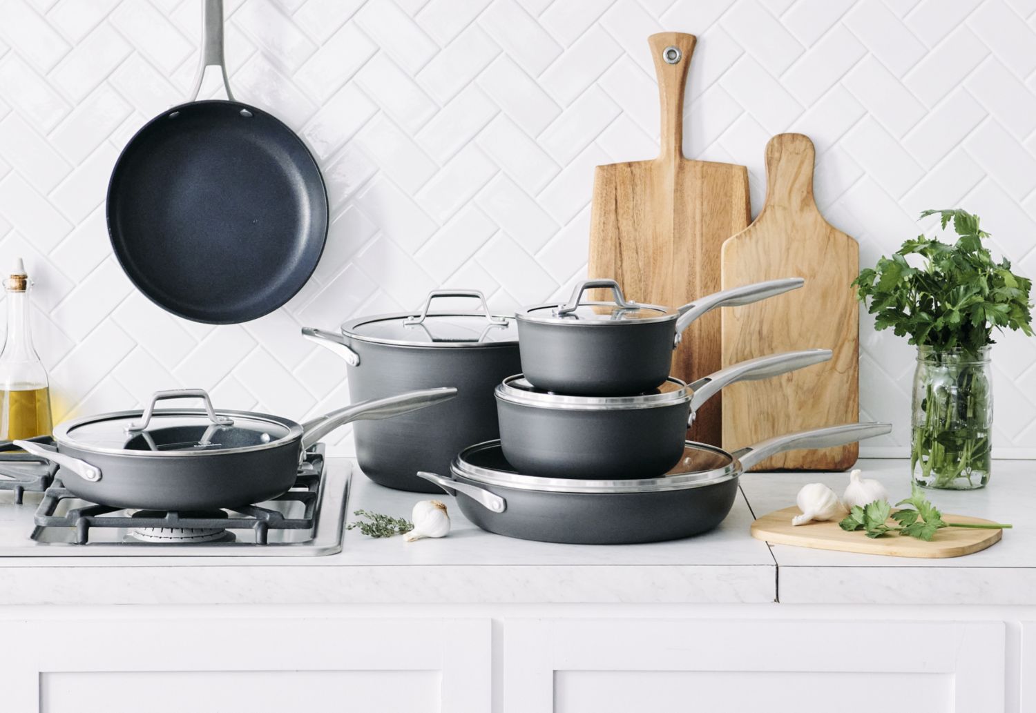 image of various cookware items in a set