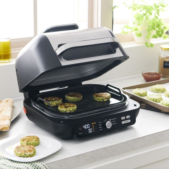 Indoor grill with patties