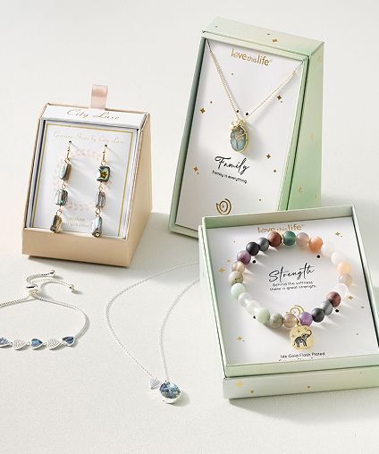 Jewelry gift boxes of varying sizes.