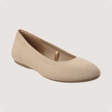 Beige textured pointed-toe flat shoe