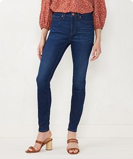 Woman wearing skinny jeans