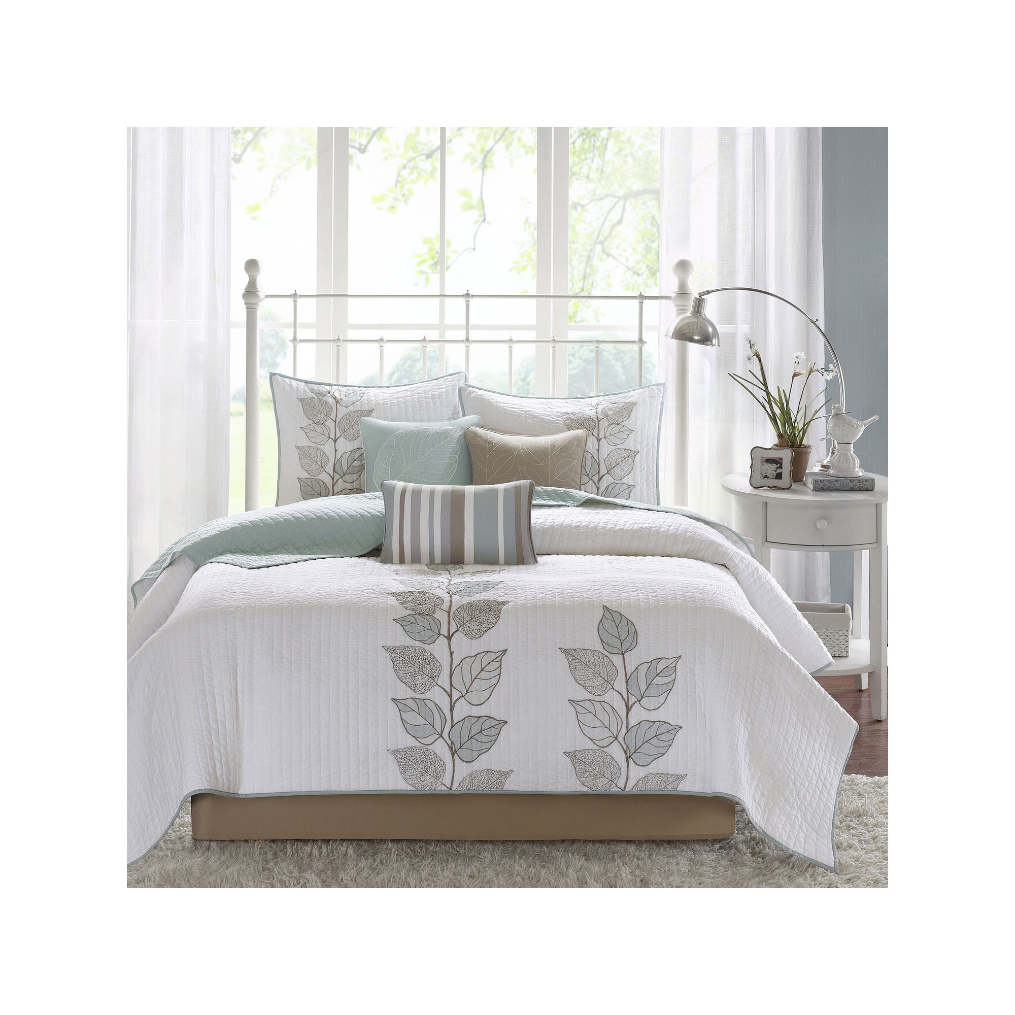 Madison Park Rochelle 6-piece Quilt Set with Shams and Throw Pillows, Blue