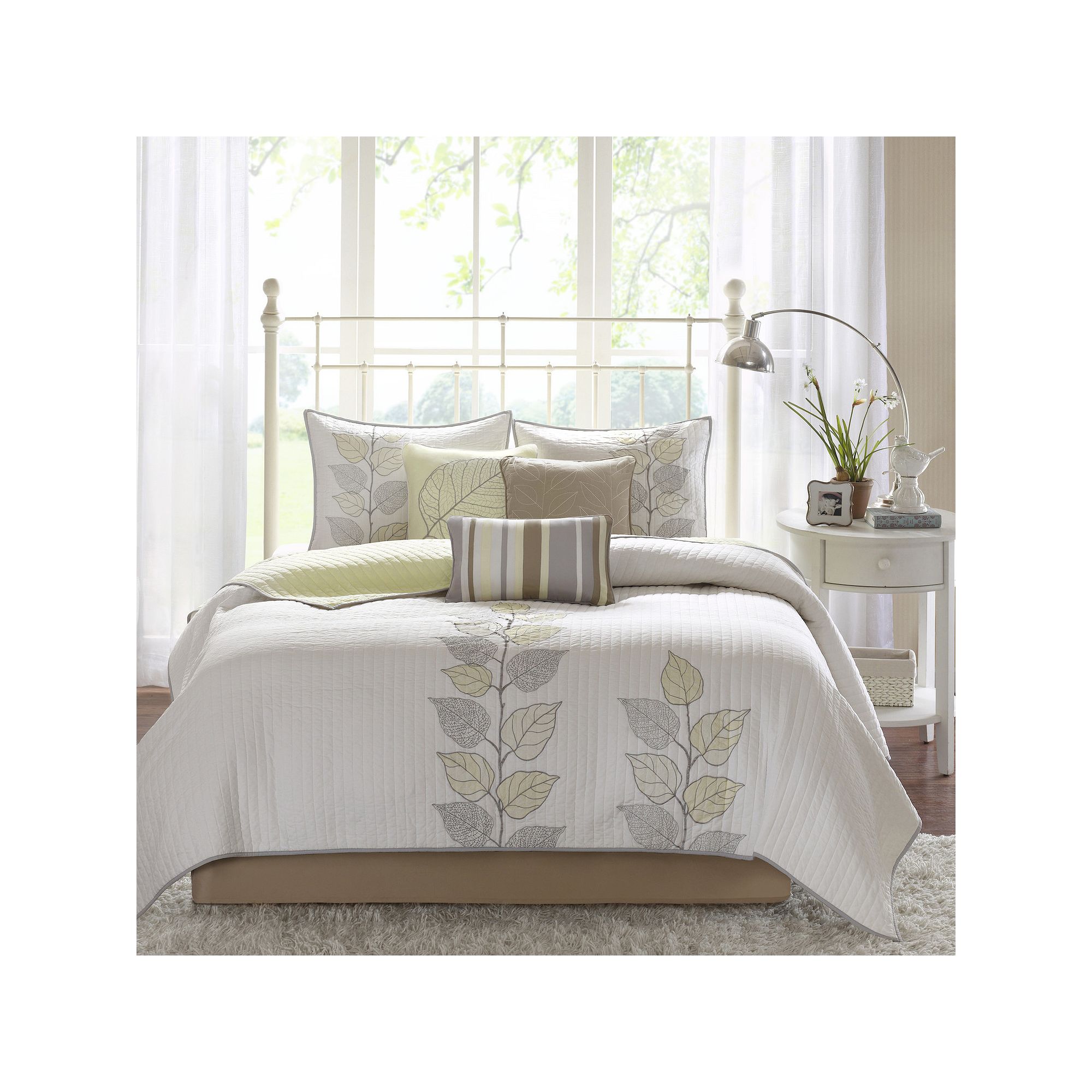 Madison Park Rochelle 6-piece Quilt Set with Shams and Throw Pillows, Yello
