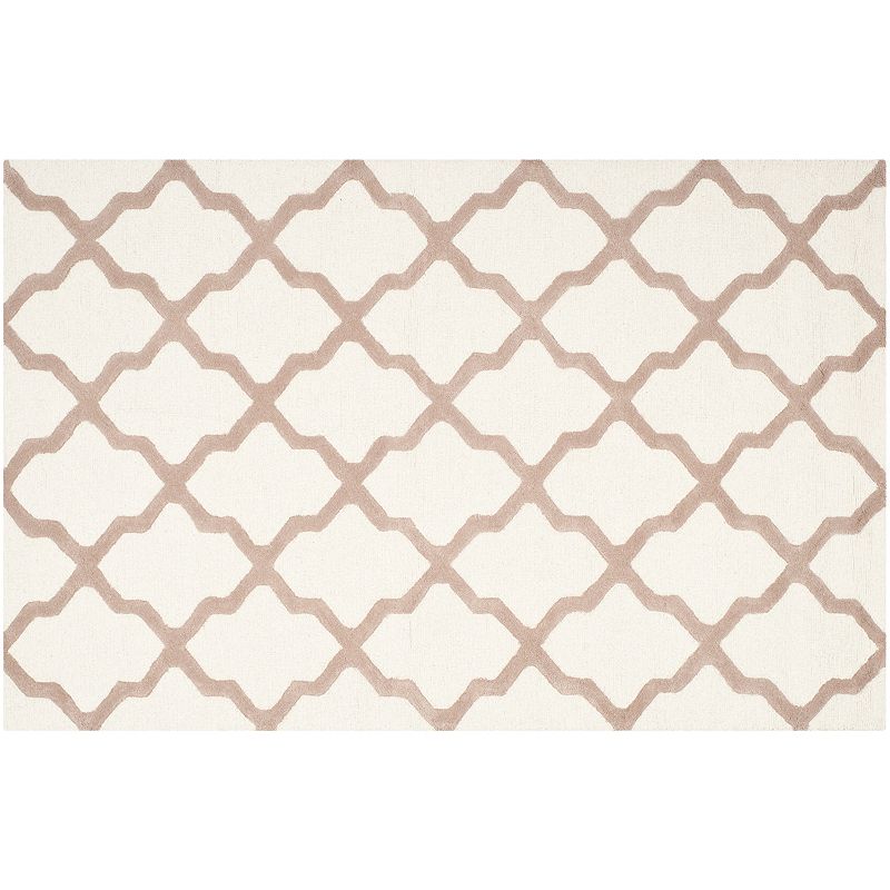 Safavieh Cambridge Lattice Wool Rug, Natural, 5X8 Ft