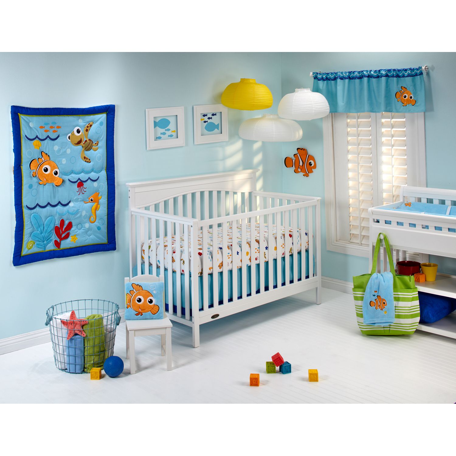 Finding Nemo 17 Piece Crib Bedding Full Set by Disney Baby 