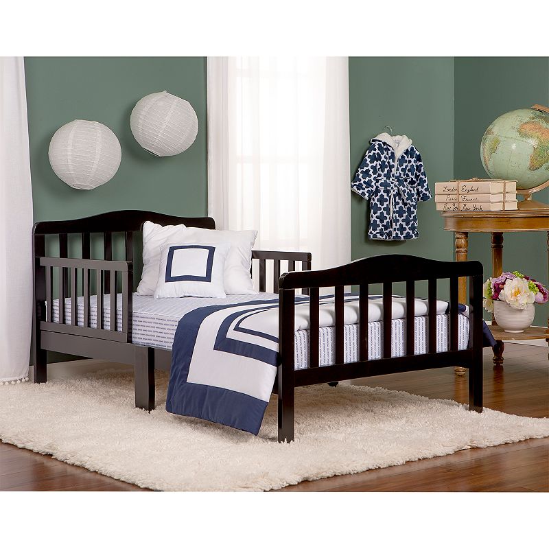 Dream On Me Classic Design Toddler Bed  Black ( Has a small Scratch Shown in picture)