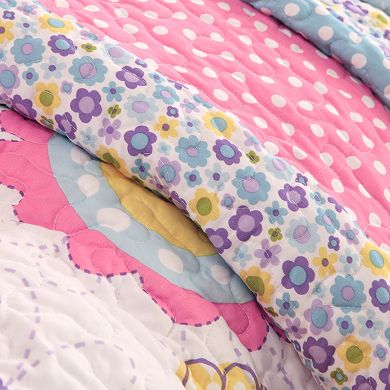 Intelligent Design Blooming Butterflies Reversible Quilt Set with Shams and Decorative Pillows