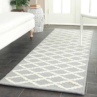 Safavieh Cambridge Narrow Lattice Wool Rug