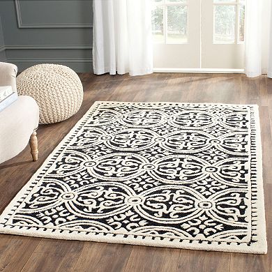 Safavieh Cambridge Ornate Geometric Wool Rug