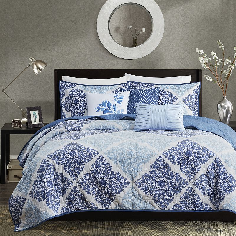 Madison Park Montecito 6-Piece Reversible Quilt Set with Throw Pillows, Blu