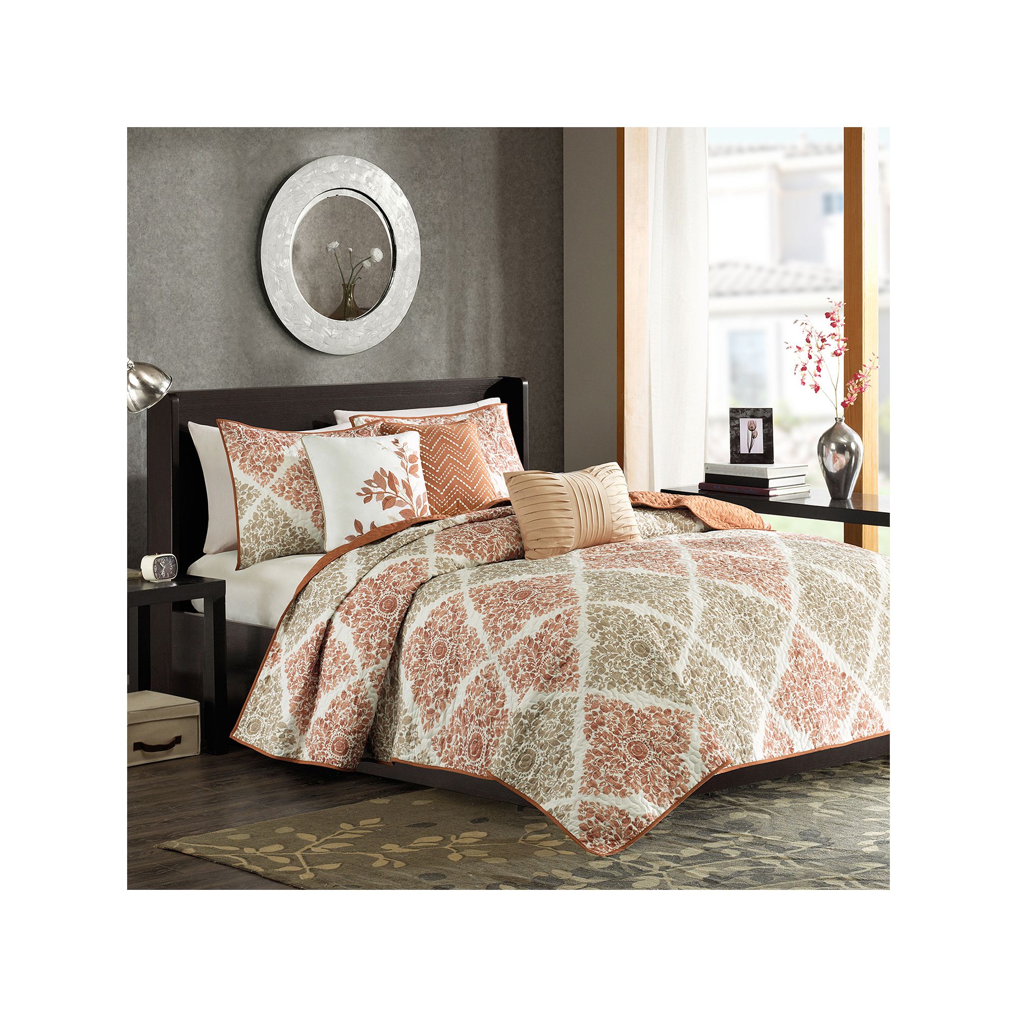 Madison Park Montecito 6-Piece Reversible Quilt Set with Throw Pillows, Spi