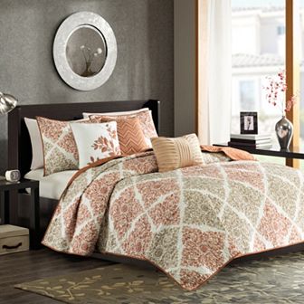 Madison Park Montecito 6 pc Reversible Quilt Set with Throw Pillows